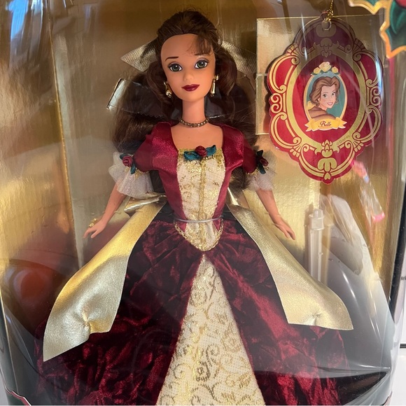 MATTEL DISNEY HOLIDAY PRINCESS BELLE - Picture 2 of 10